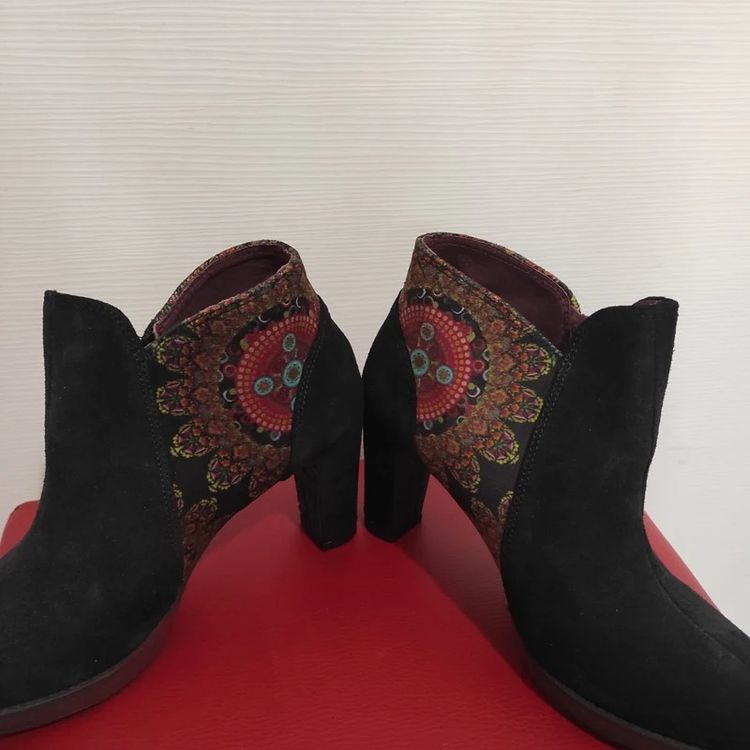 Immagine di Black Ankle Boots With Patterned Fabric Detail 7